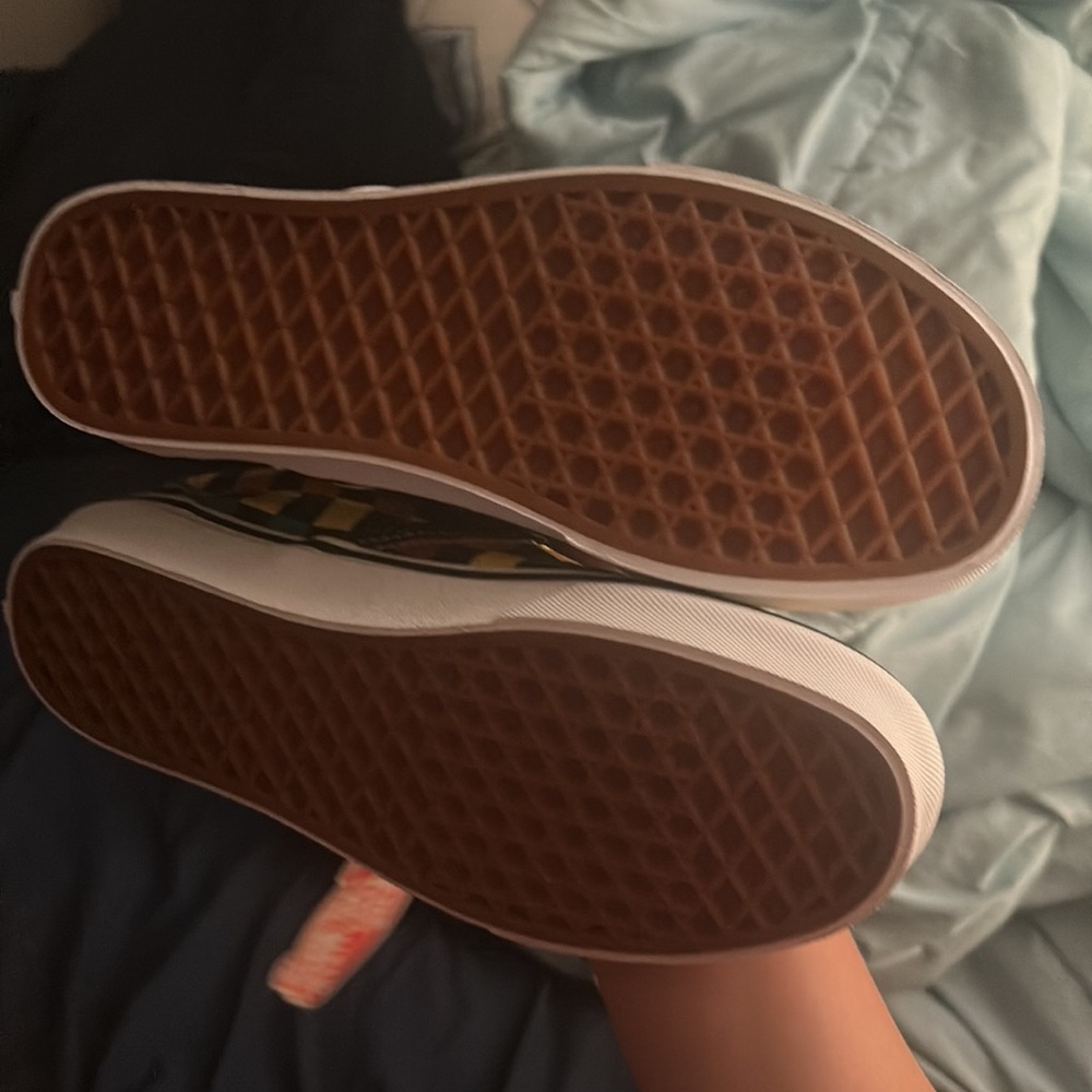 Shoes - Picture 3 of 4